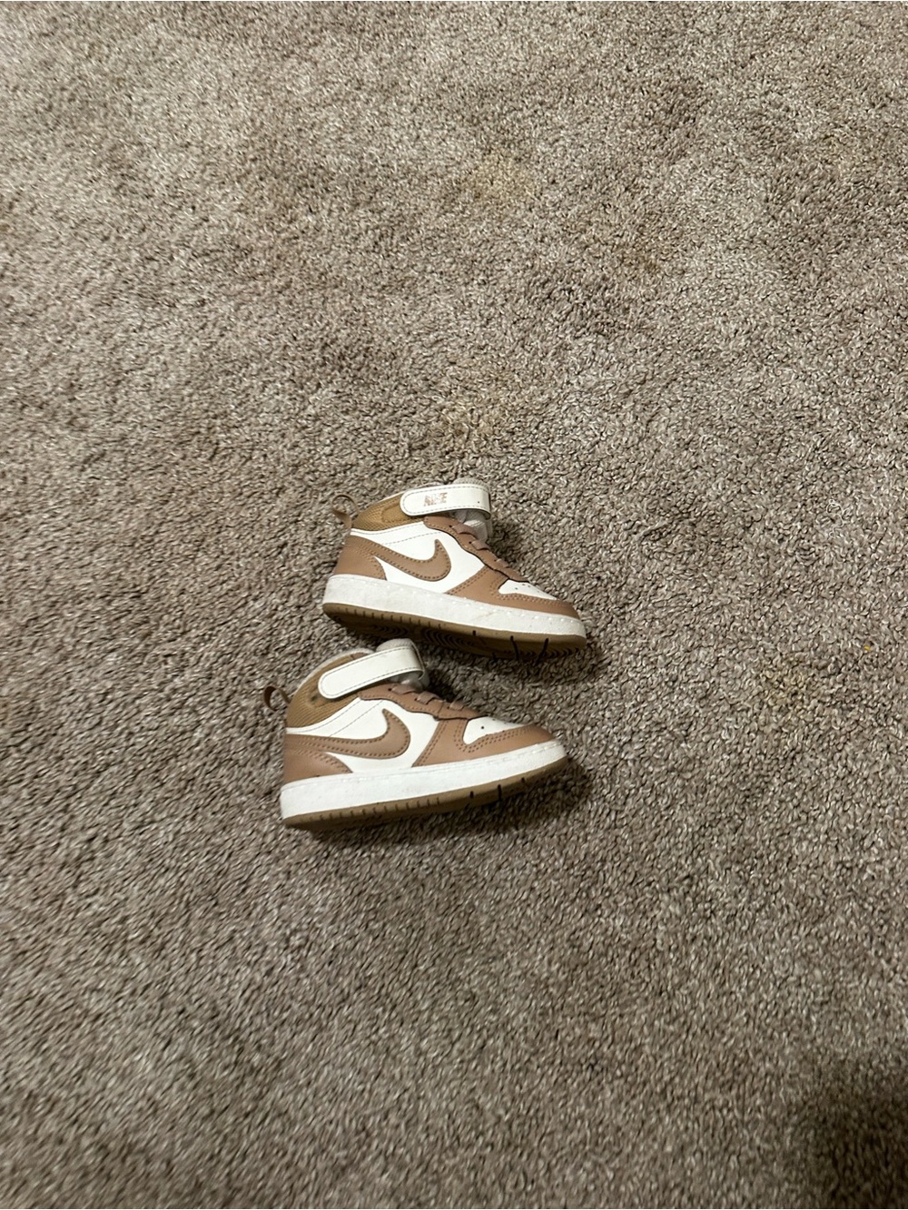 Nike Kids High-Top Sneakers in Brown and White size 6c